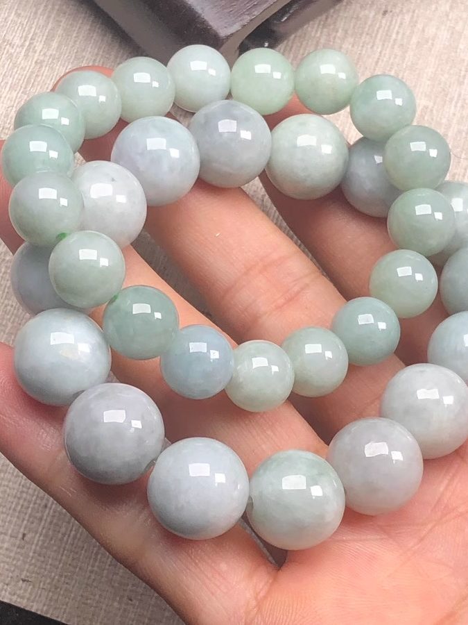 Bracelet en Jadéite Naturelle de Birmanie – Perles Rondes 8 mm / 10 mm / 13 mm / 16 mm – Avec Certificat
