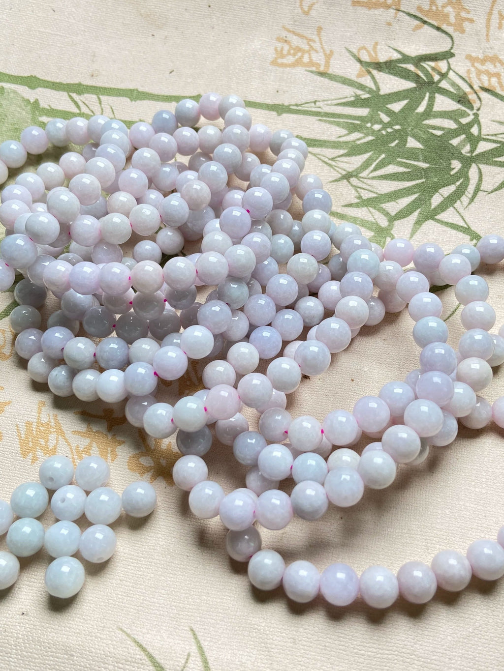 Bracelet en Jadéite Lavande Naturelle – Perles Rondes 8 mm – Bracelet Élégant Femme & Homme