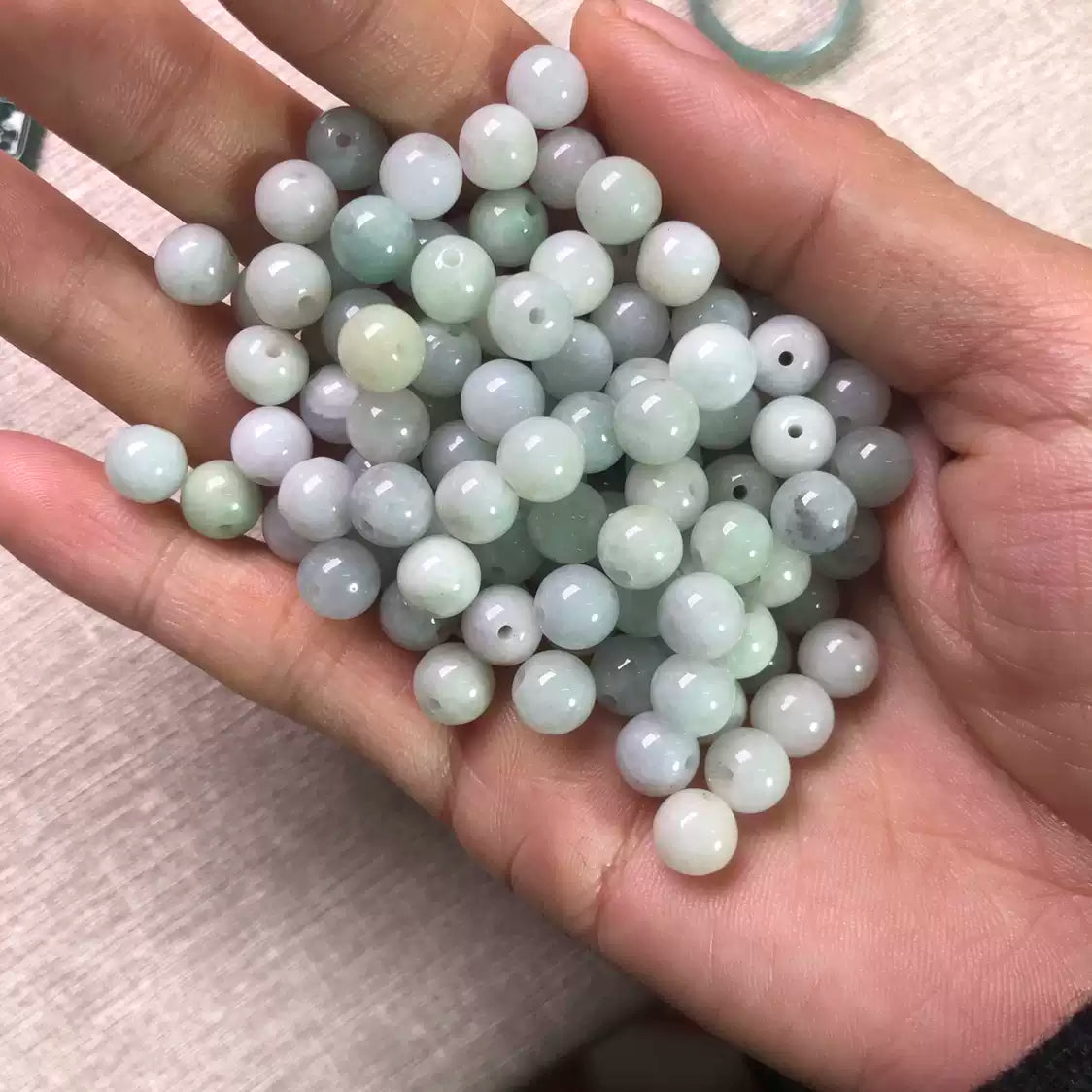 Perles Rondes en Jade Naturel | Vert Clair, Percées, Pour Bijoux DIY (Bracelet, Collier, Boucles d'oreilles)